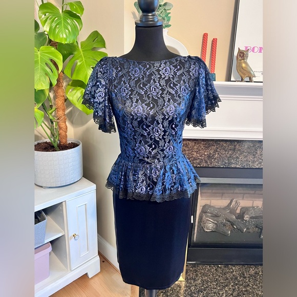 Vintage Dresses & Skirts - Vintage 1980s Gunne Sax by Jessica McClintock Blue and Black Lace Mini D…